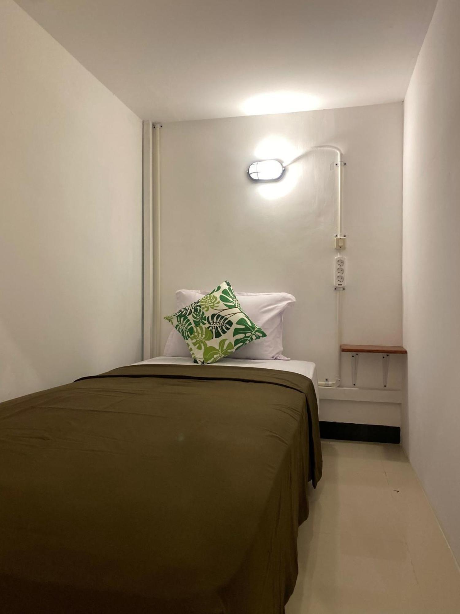 Albergue Revive By Snooze Banyuwangi  Exterior foto